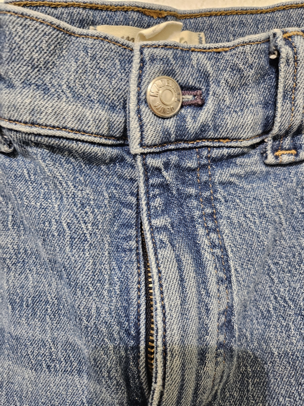 Madewell High-Rise Straight-Leg Jeans in Faded Blue - Picture 3 of 7